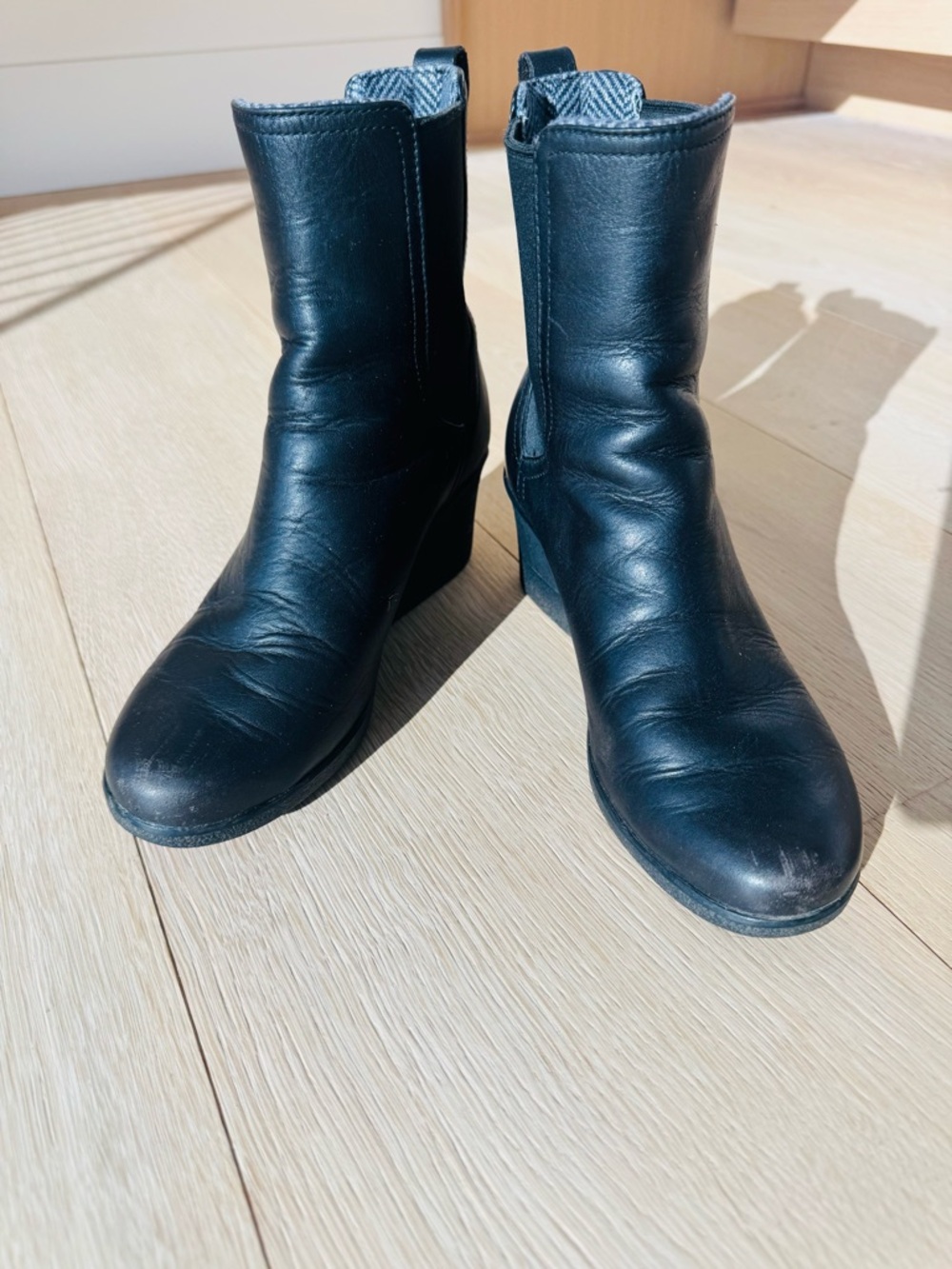 UGG Black Leather Wedge Ankle Boots - Picture 3 of 6